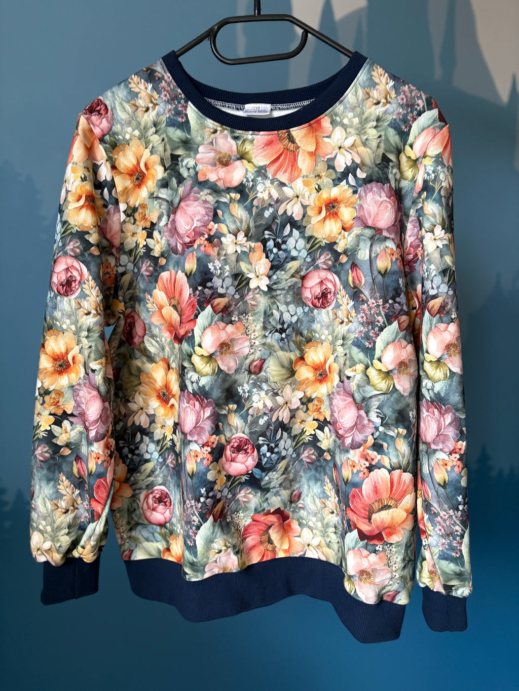 Bluza Feeria barw z granatowymi ściągaczami