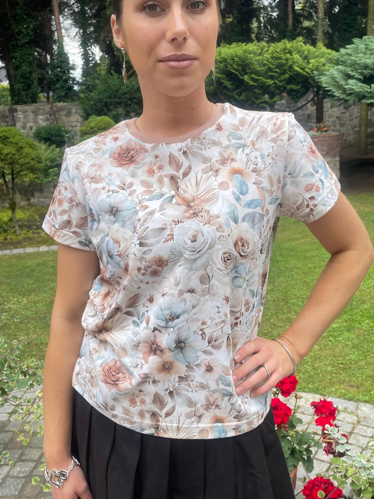 Damski tshirt boho ze ściągaczem nude