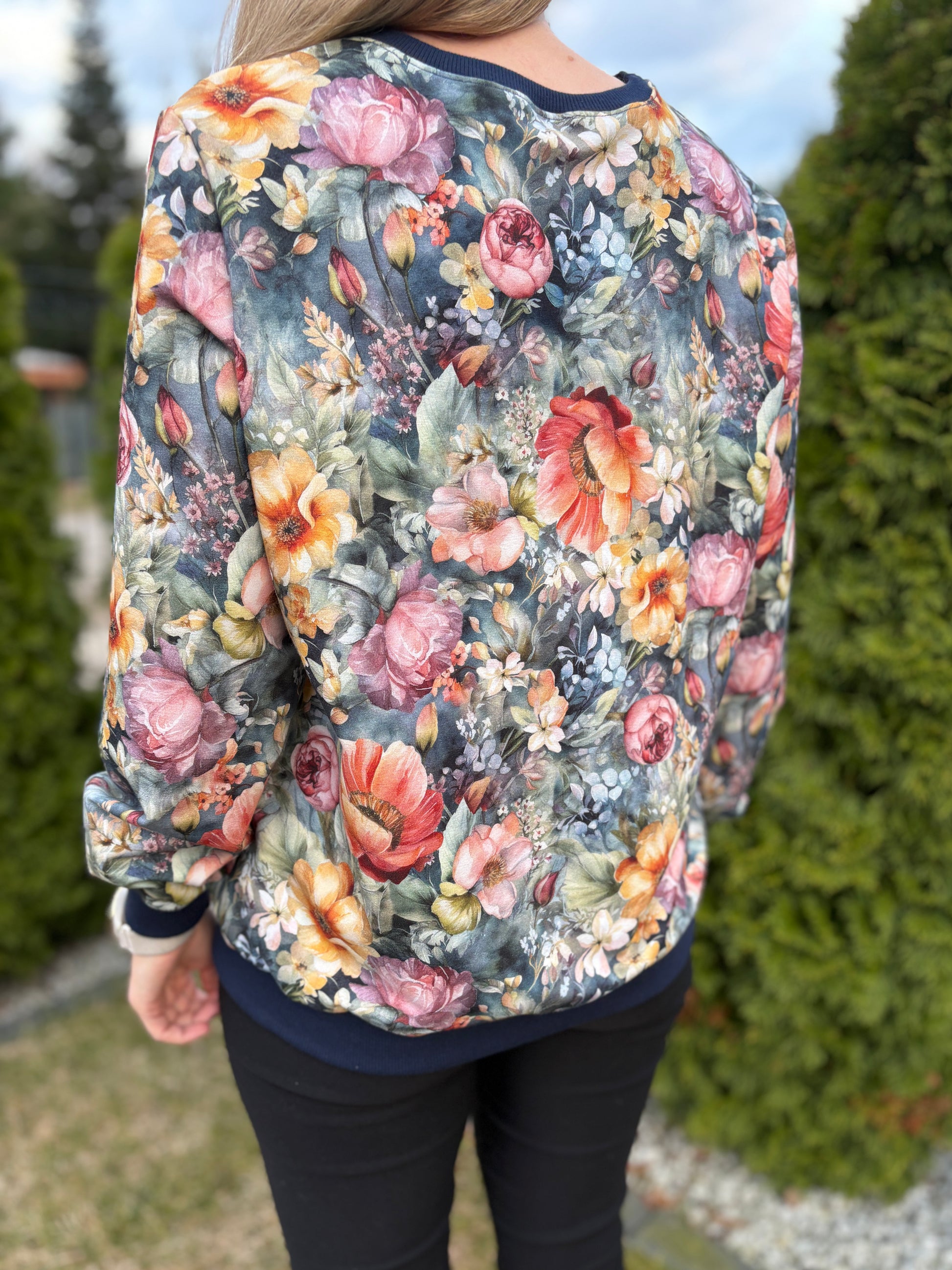 Bluza Feeria barw z granatowymi ściągaczami