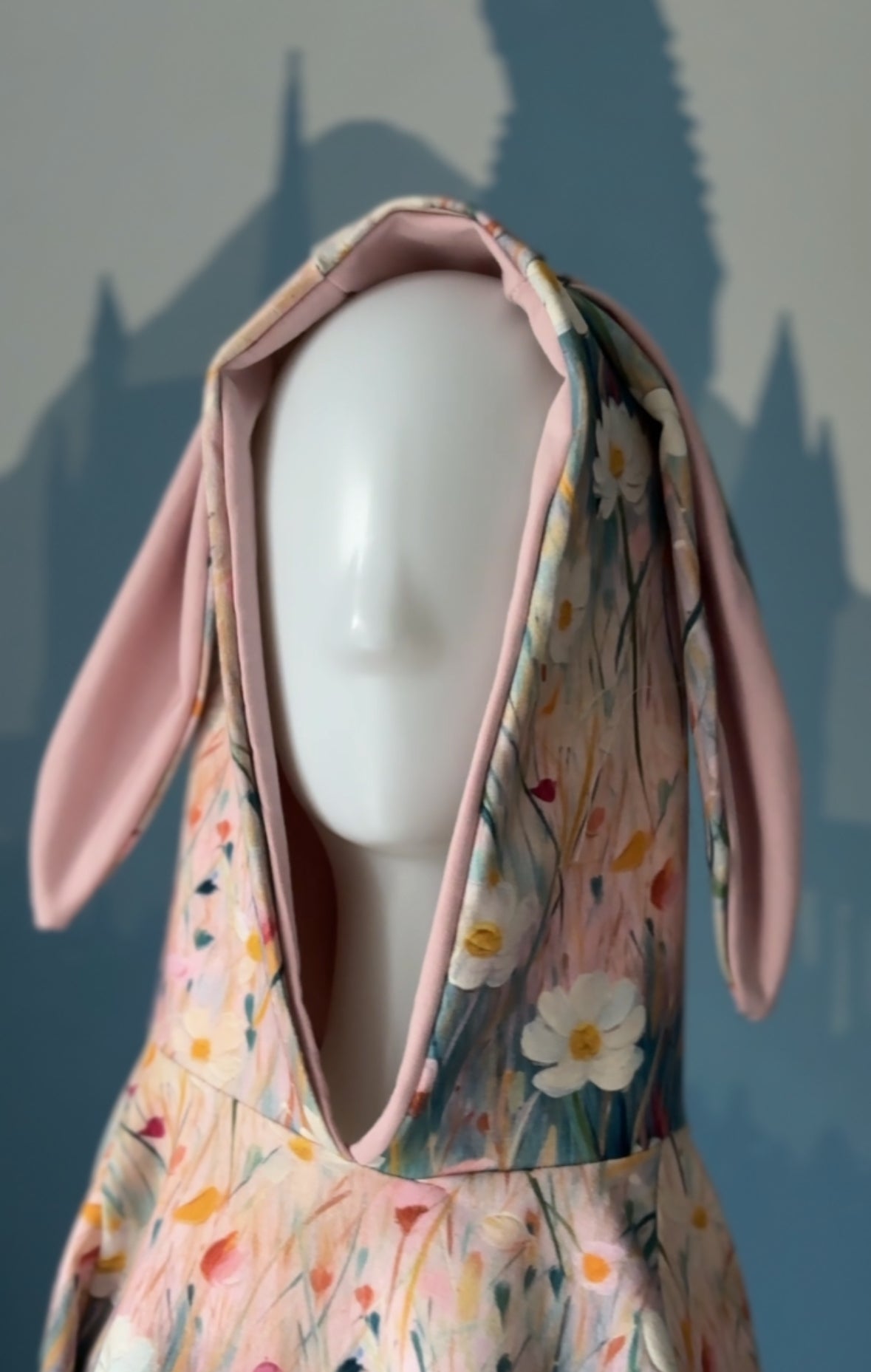 Bluza z kapturem i uszkami w kwiaty w odcieniach różu