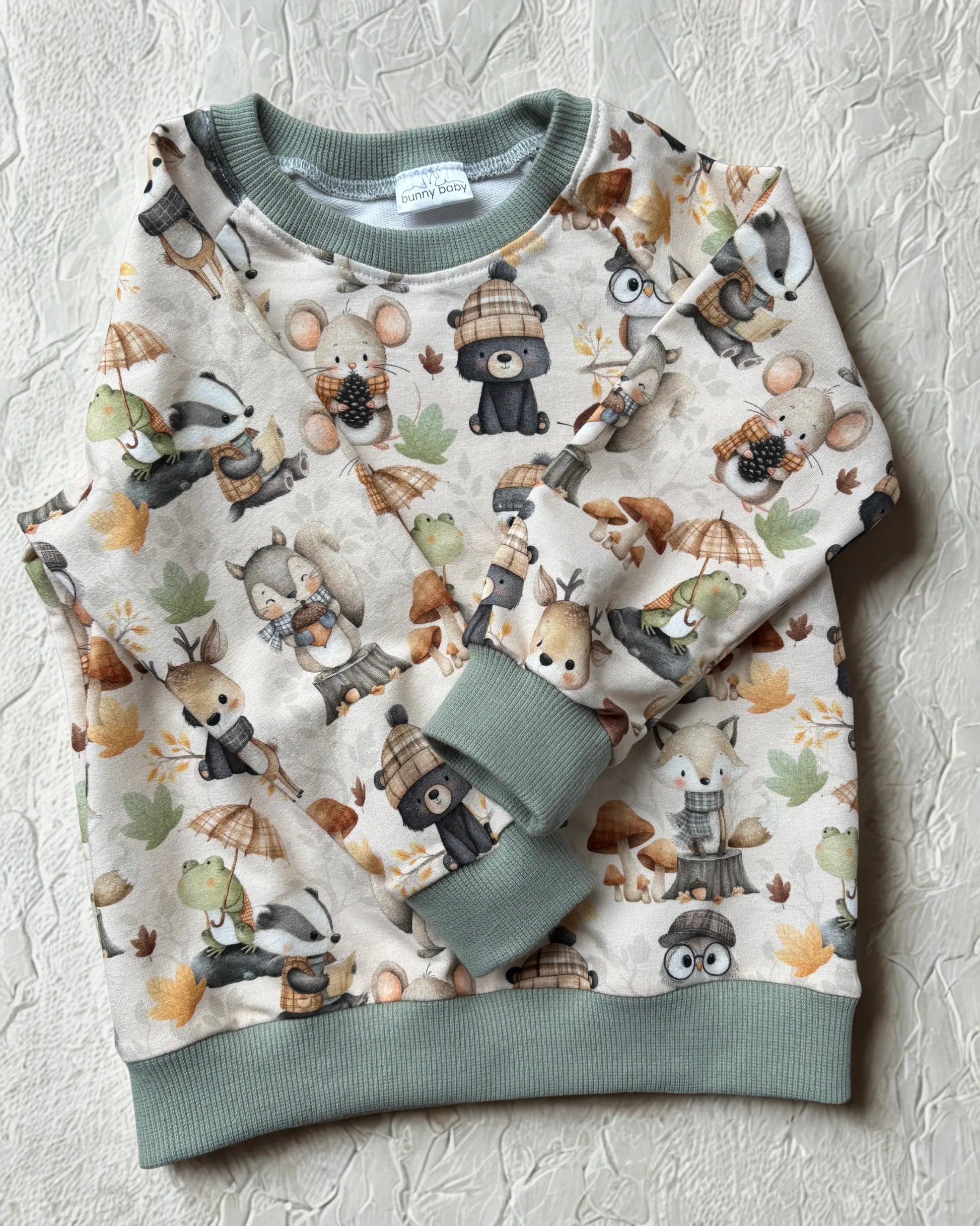 Oliwkowa bluza w urocze zwierzaki - Bunny Baby