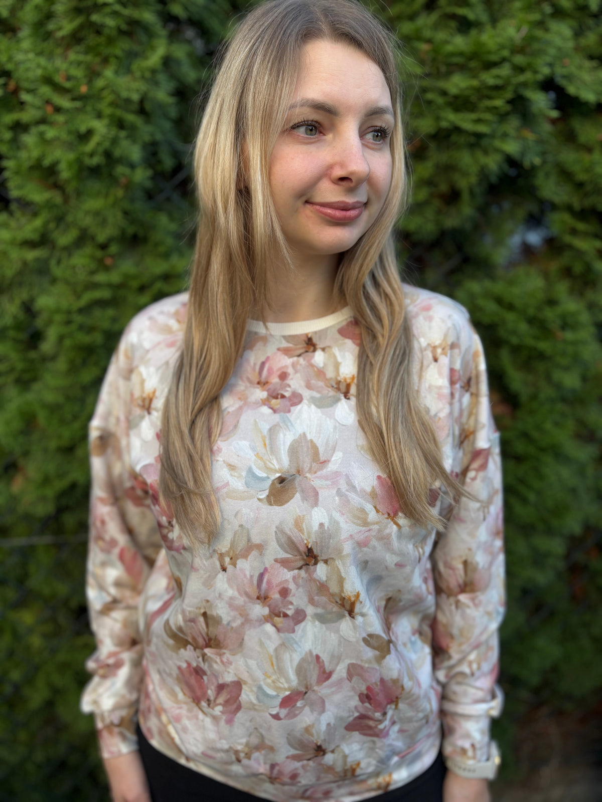 Damska bluza oversize malowane magnolie