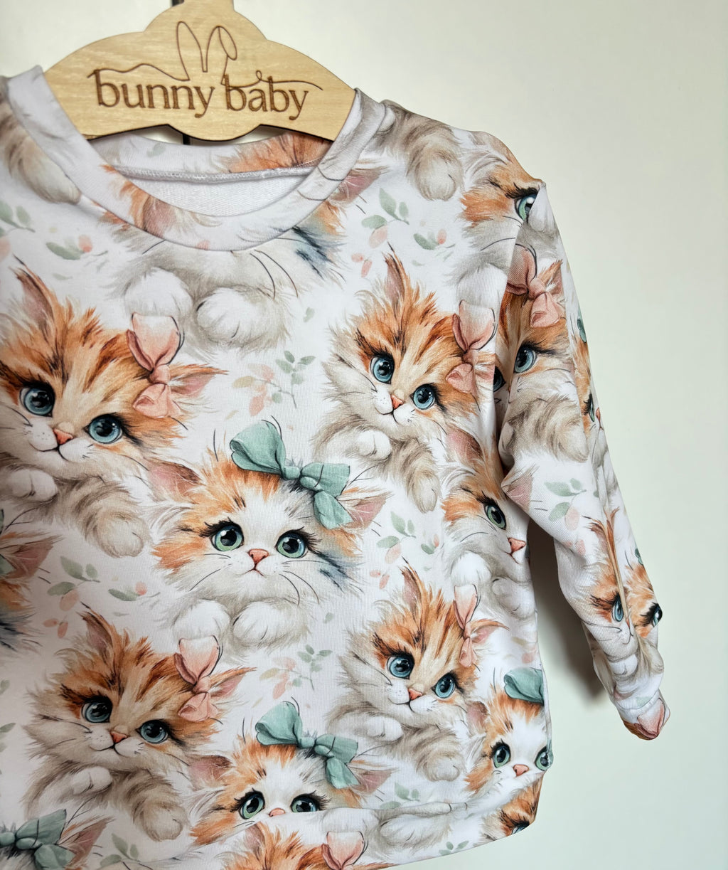 Bluza w urocze kotki
