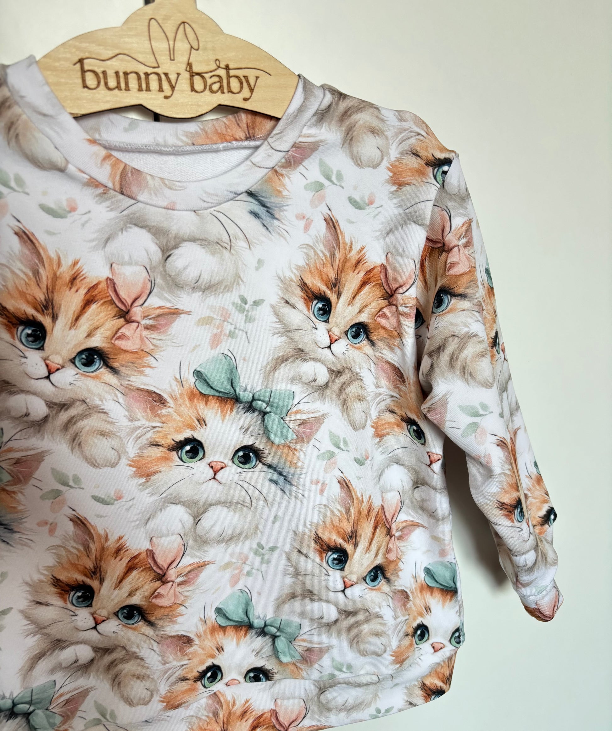 Bluza w urocze kotki