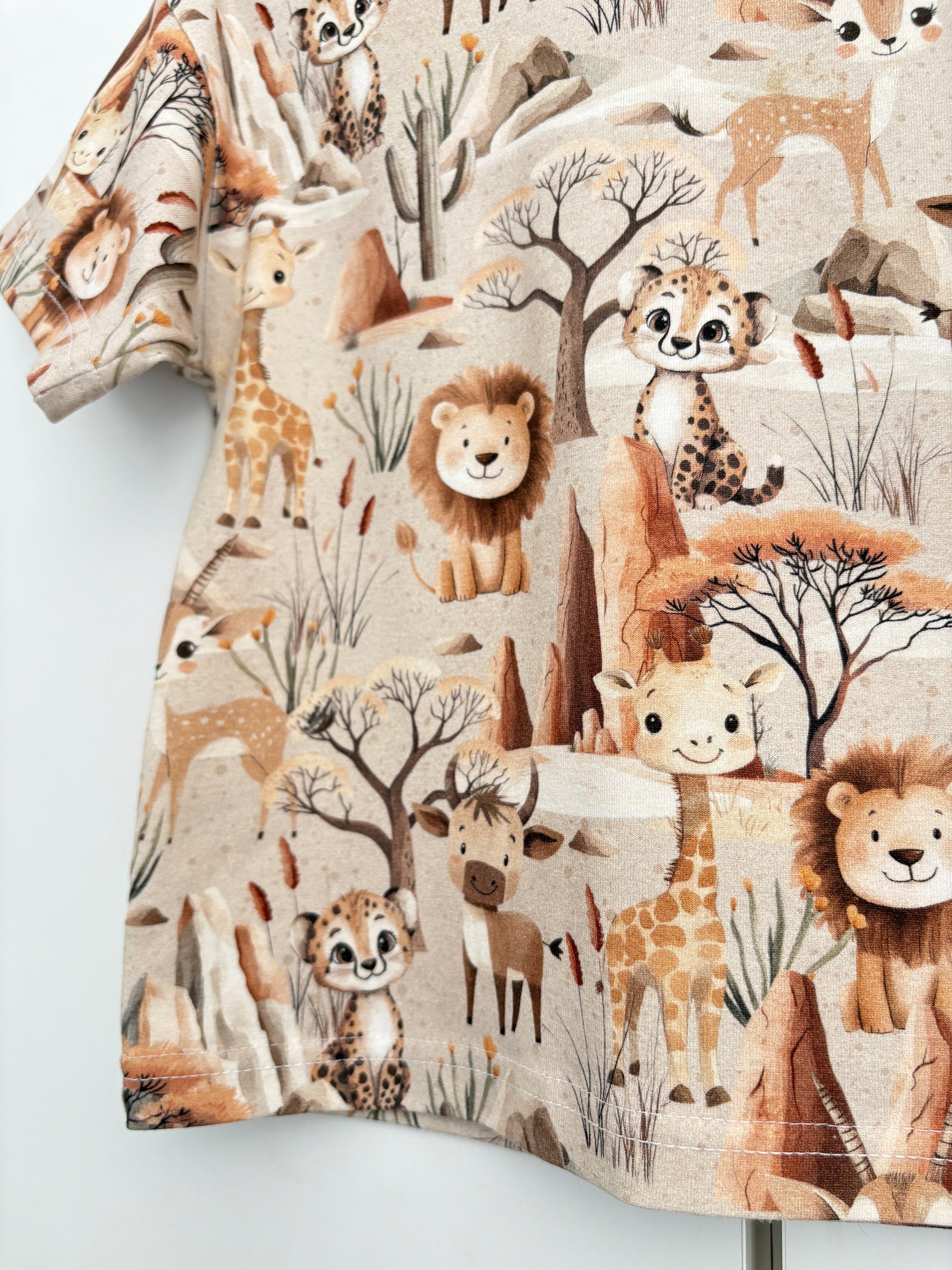 T-shirt Safari w odcieniach beżu