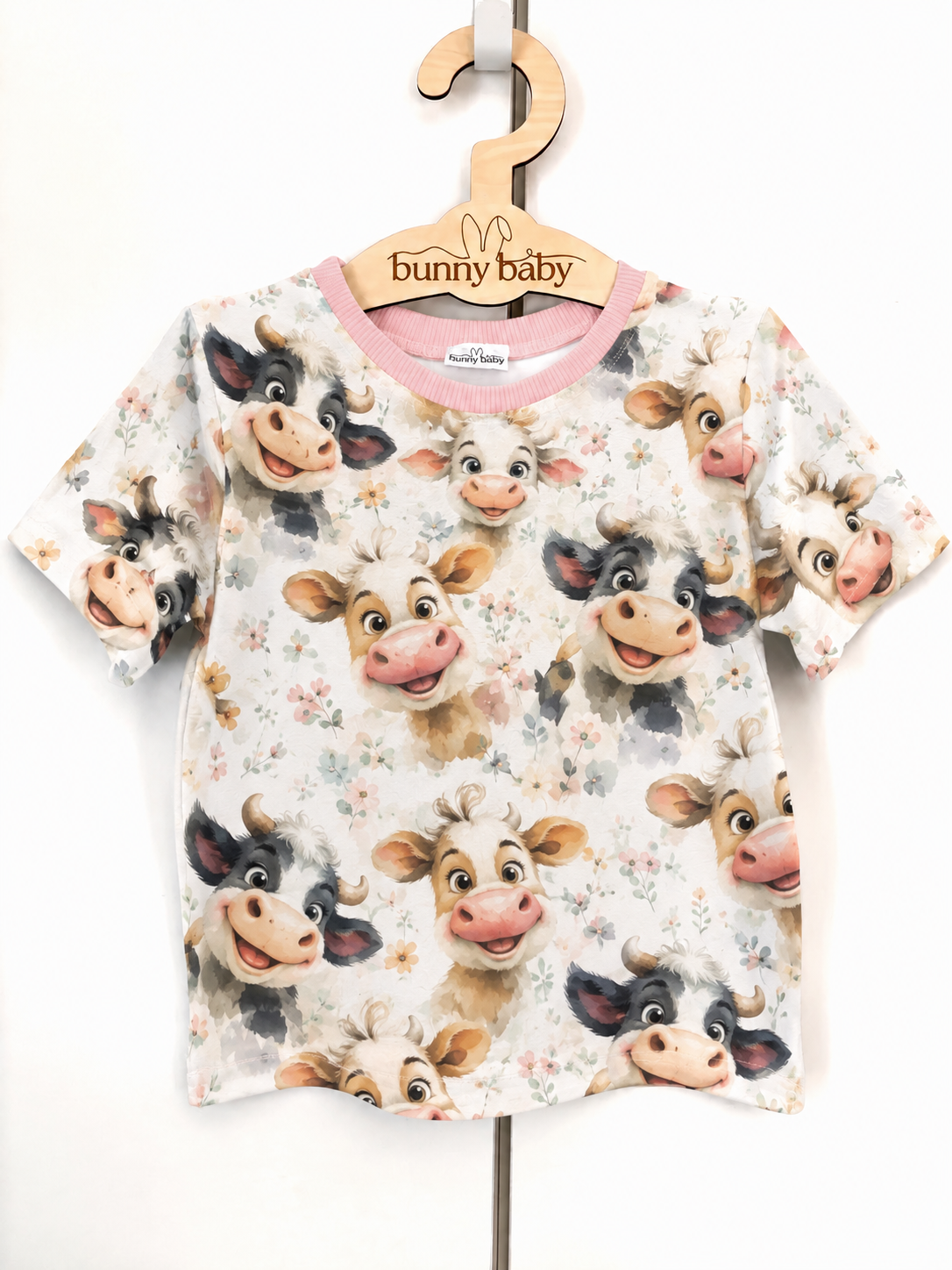 T-shirt dziewczęcy w uśmiechnięte krówki
