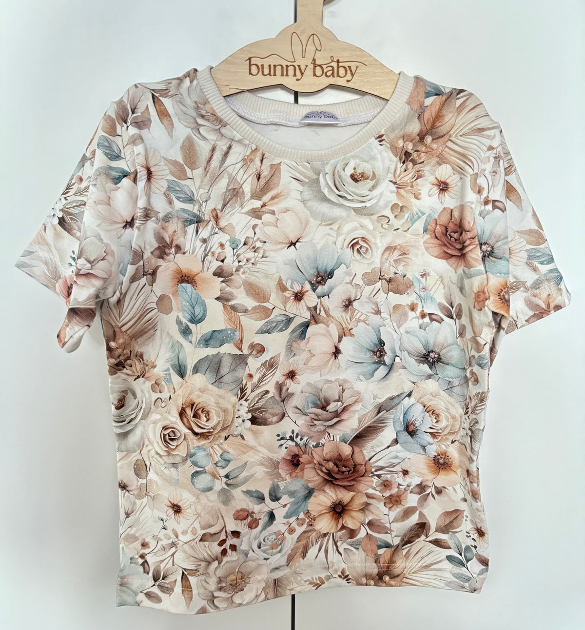 T-shirt dziewczęcy w kwiaty boho