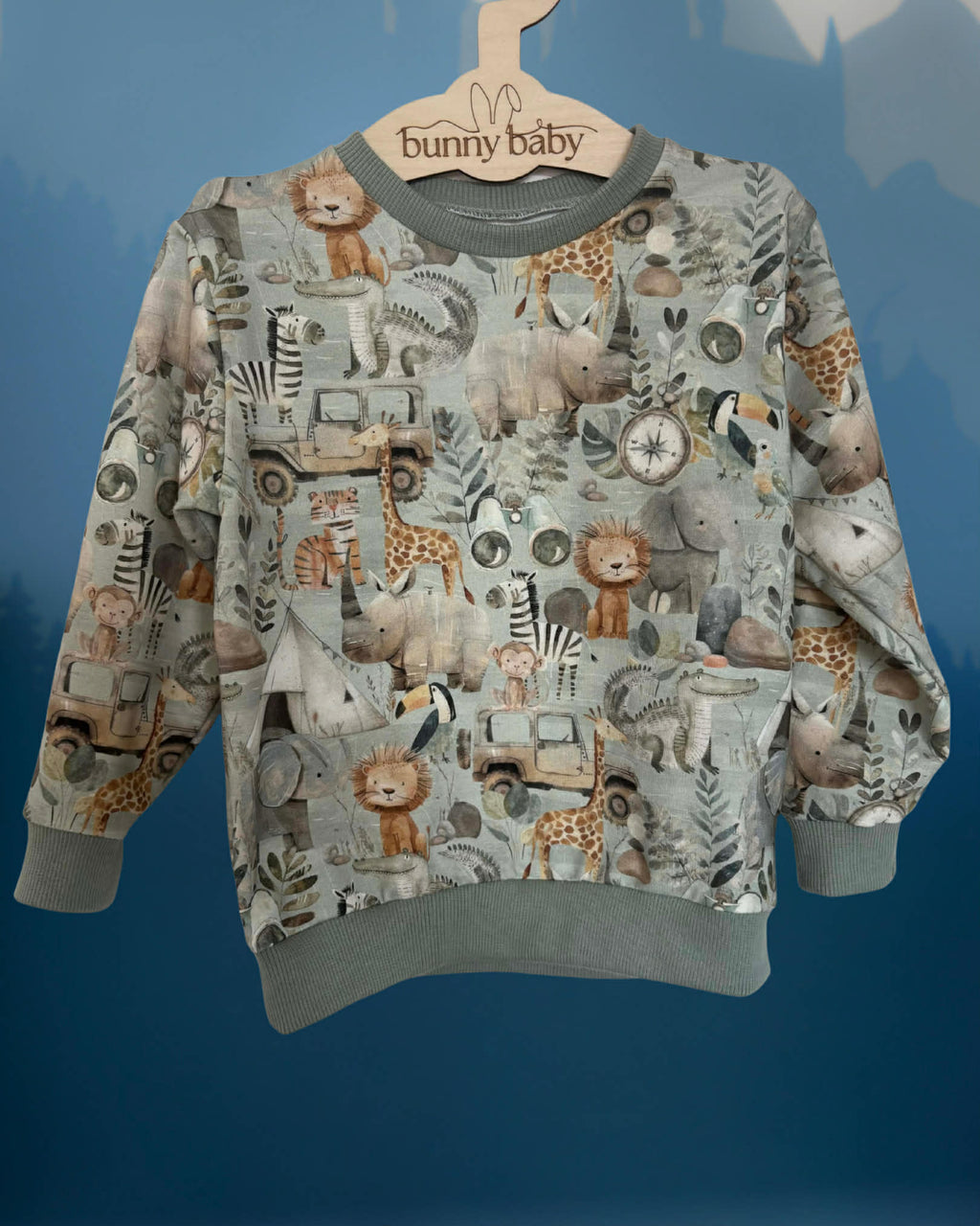 Bluza oliwkowa w zwierzątka