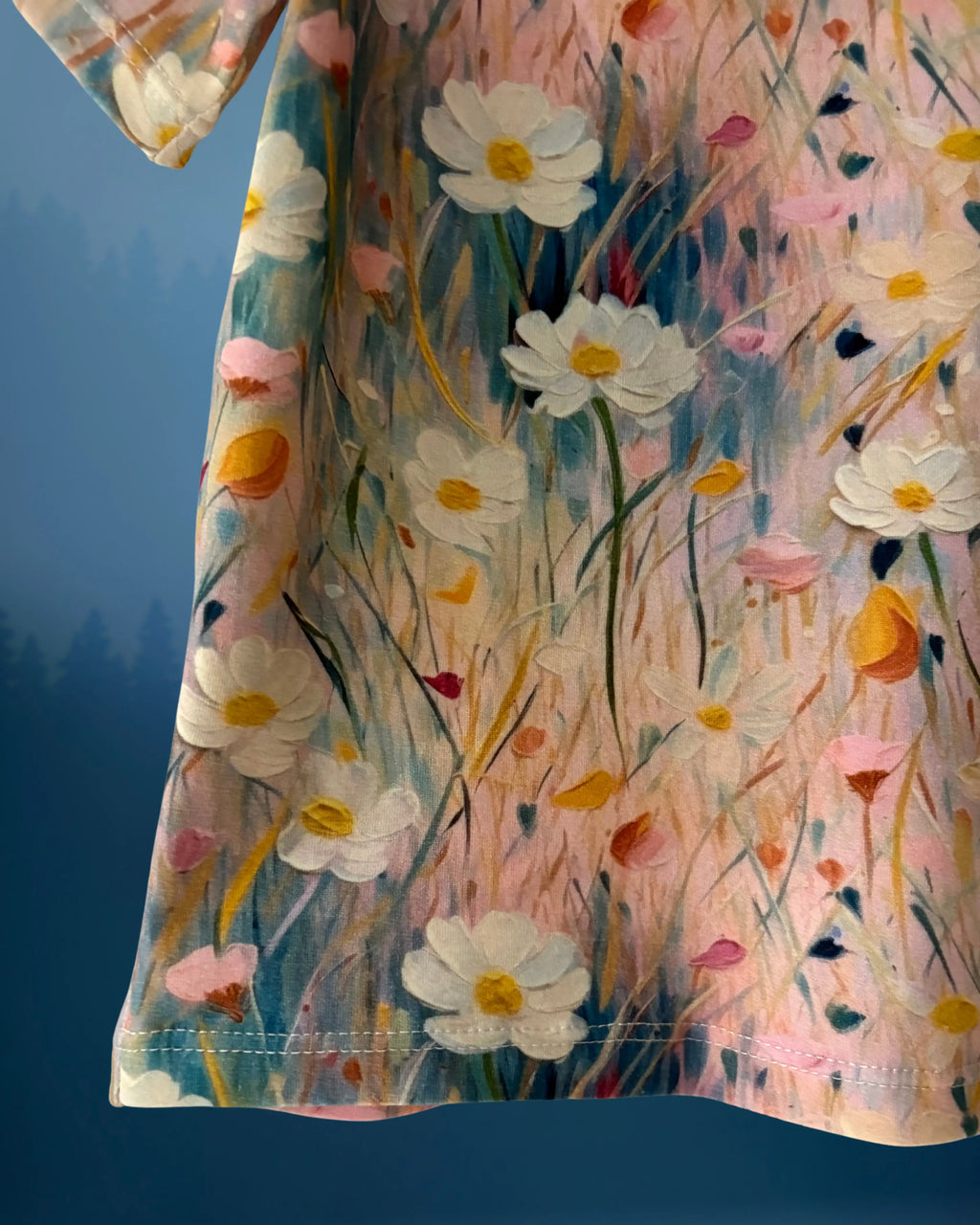 T-shirt dziewczęcy w różowe kwiaty na łące - Bunny Baby