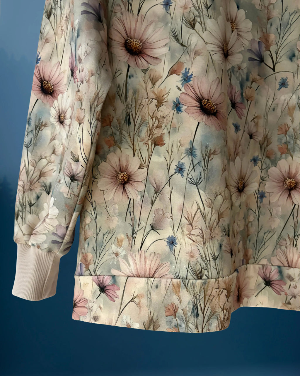 Bluza w polne kwiaty na łące w odcieniach beżu - Bunny Baby