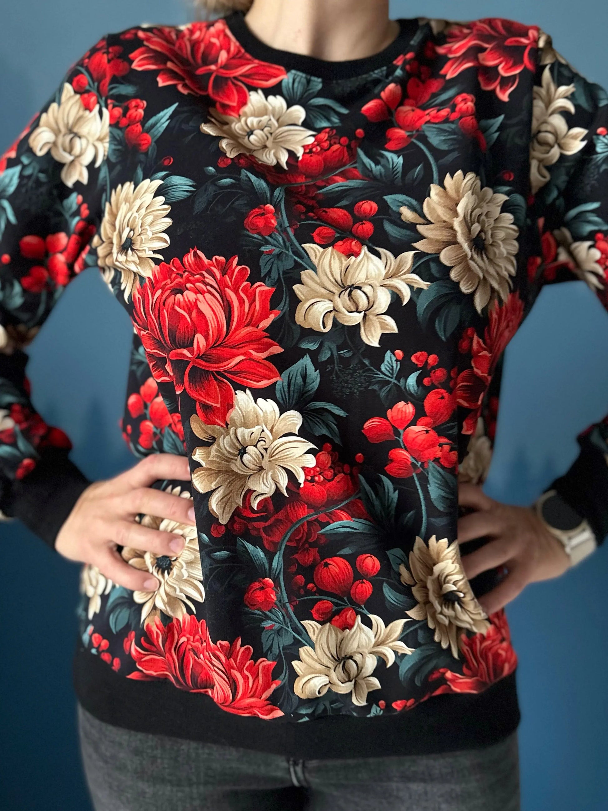 Bluza Vintage flowers w odcieniach czerwieni i beżu z czarnym ściągaczem - Bunny Baby