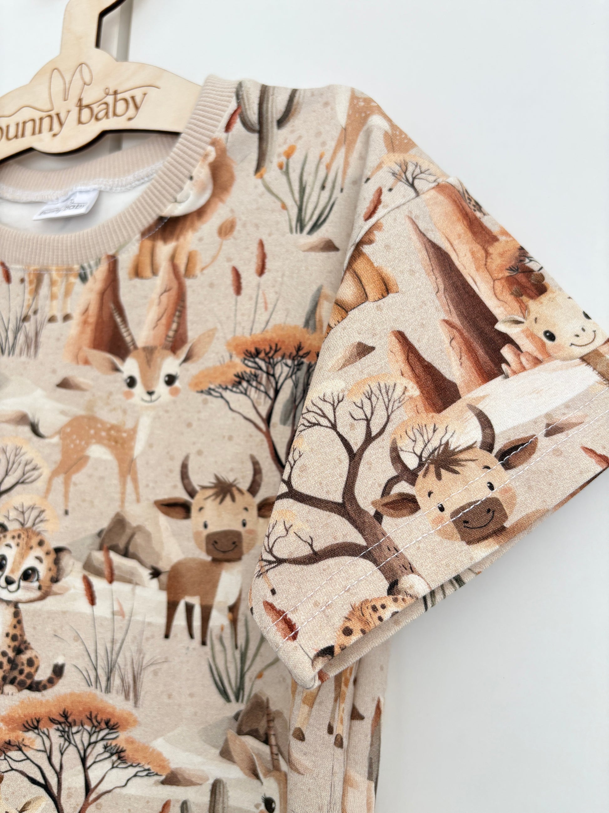 T-shirt Safari w odcieniach beżu
