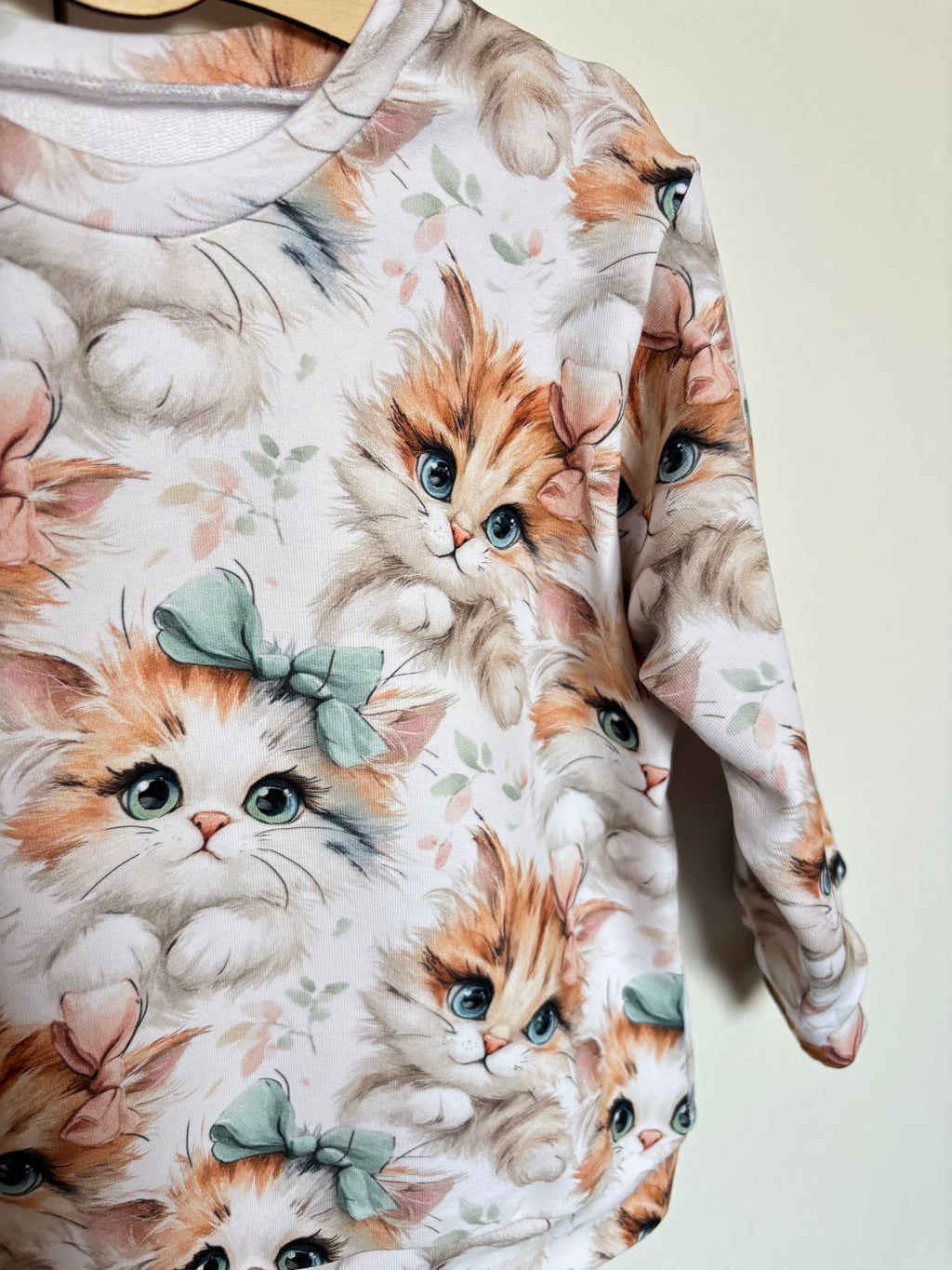 Bluza w urocze kotki