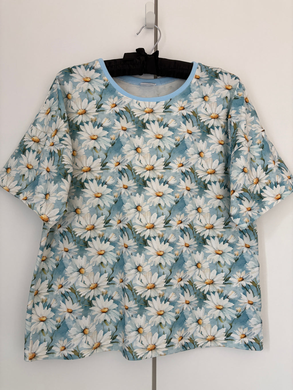 T-shirt oversize stokrotki