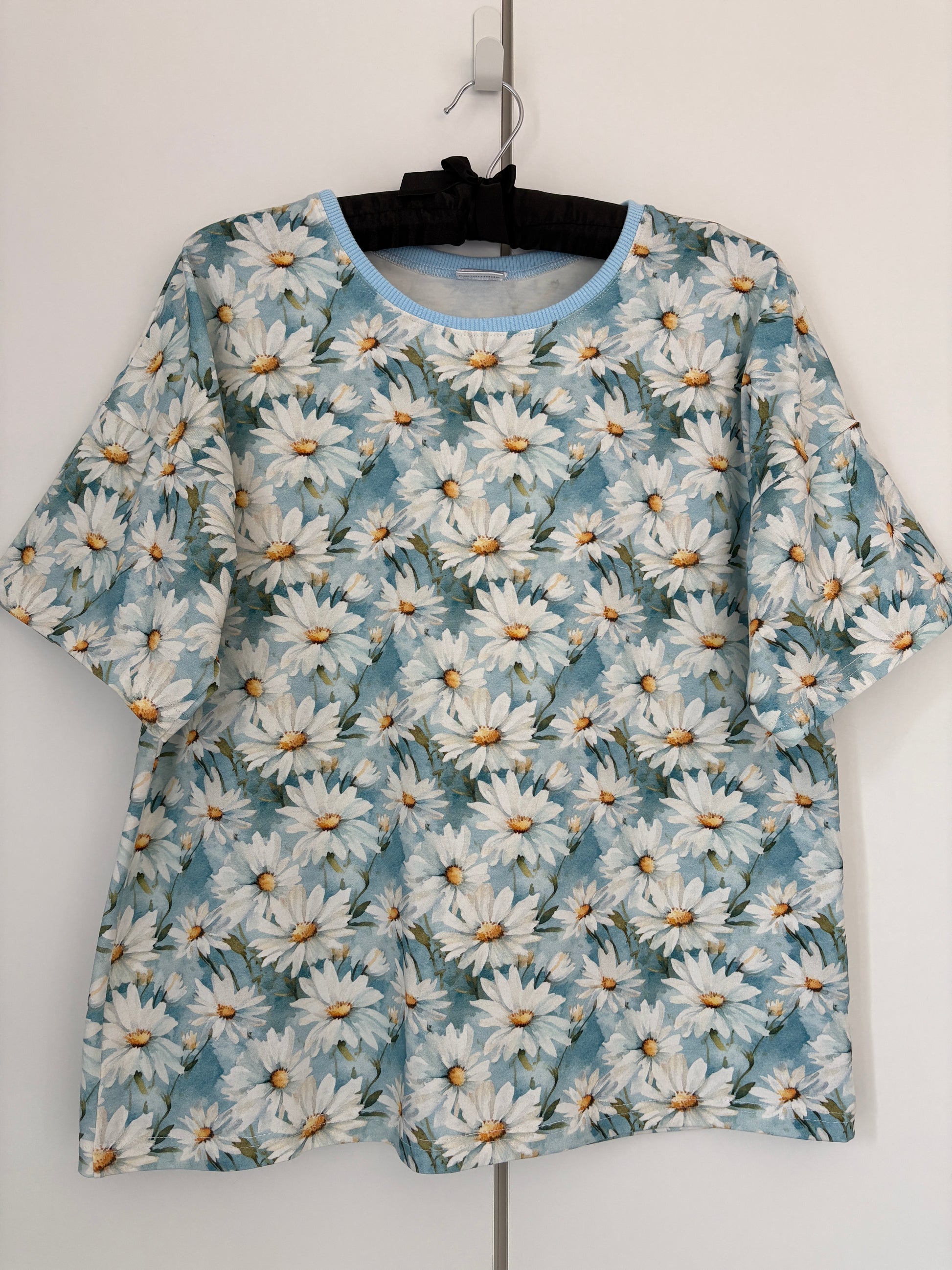 T-shirt oversize stokrotki