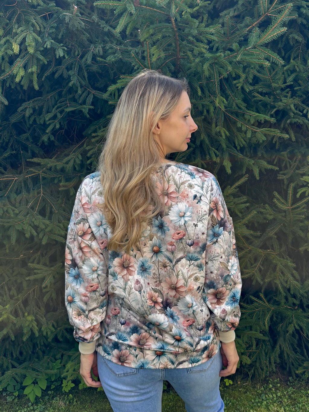 Damska bluza oversize w polne kwiaty