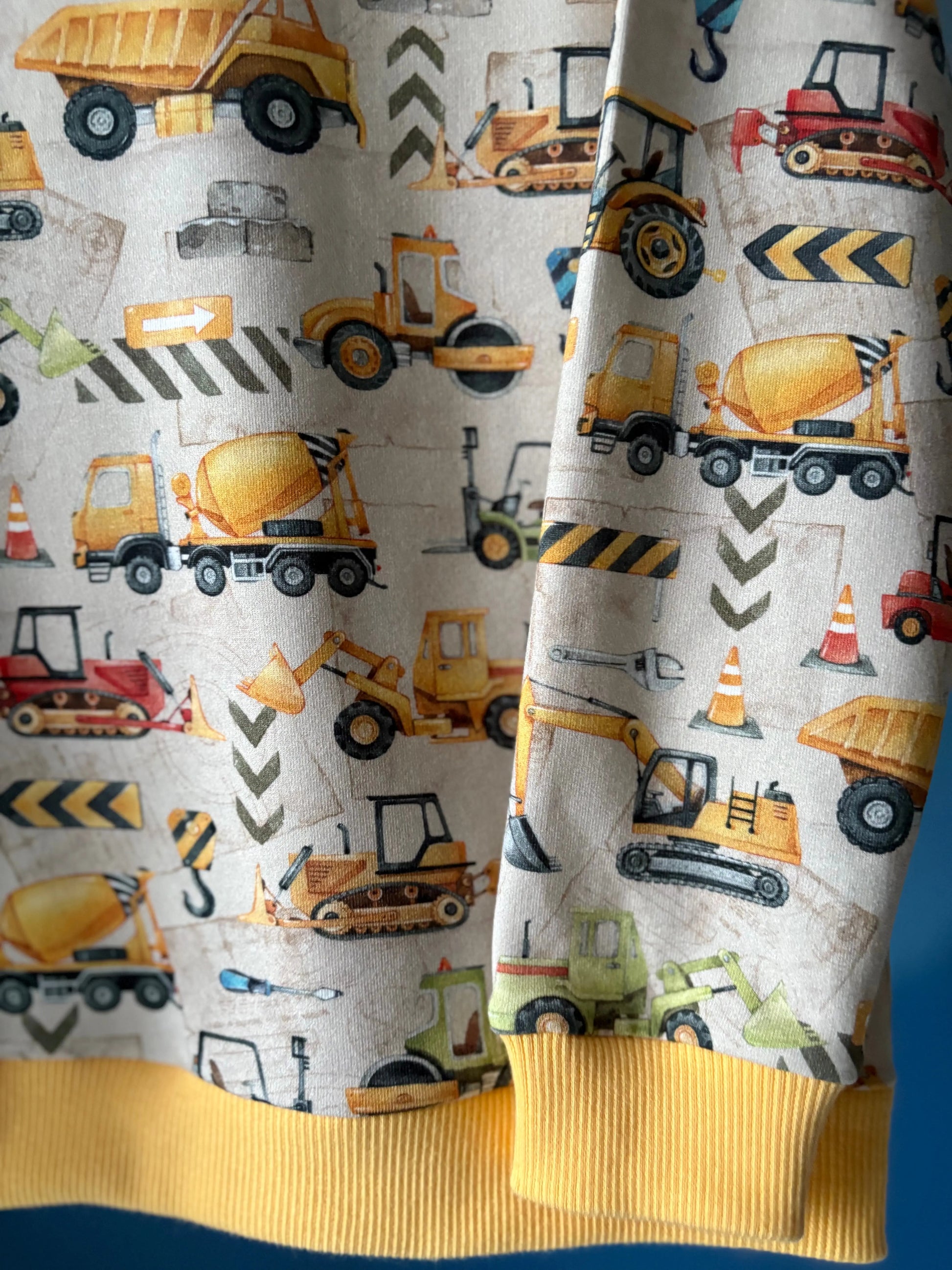 Bluza w koparki z żółtym ściągaczem - Bunny Baby