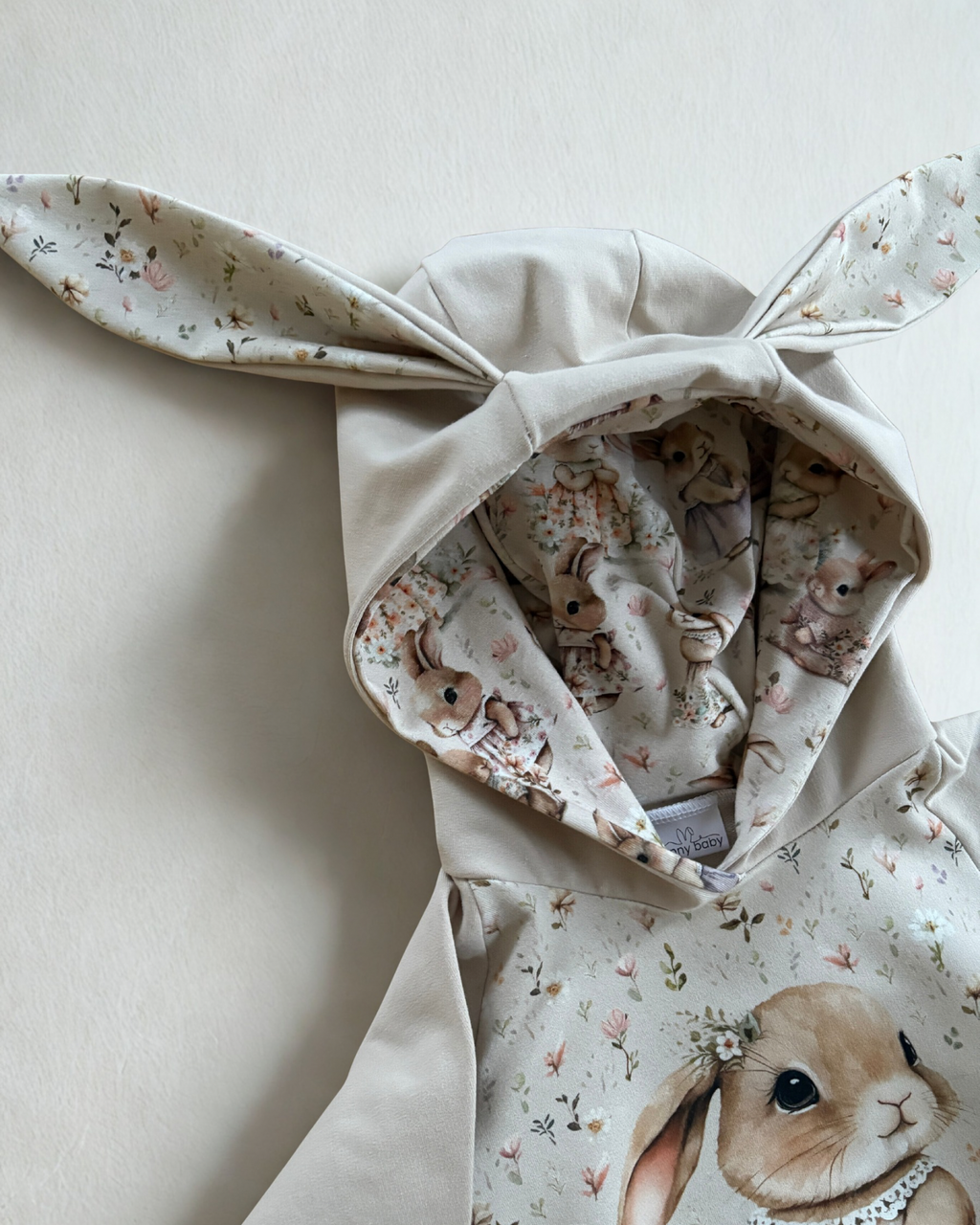 Bluza króliczek z kapturem i uszkami w odcieniach beżu