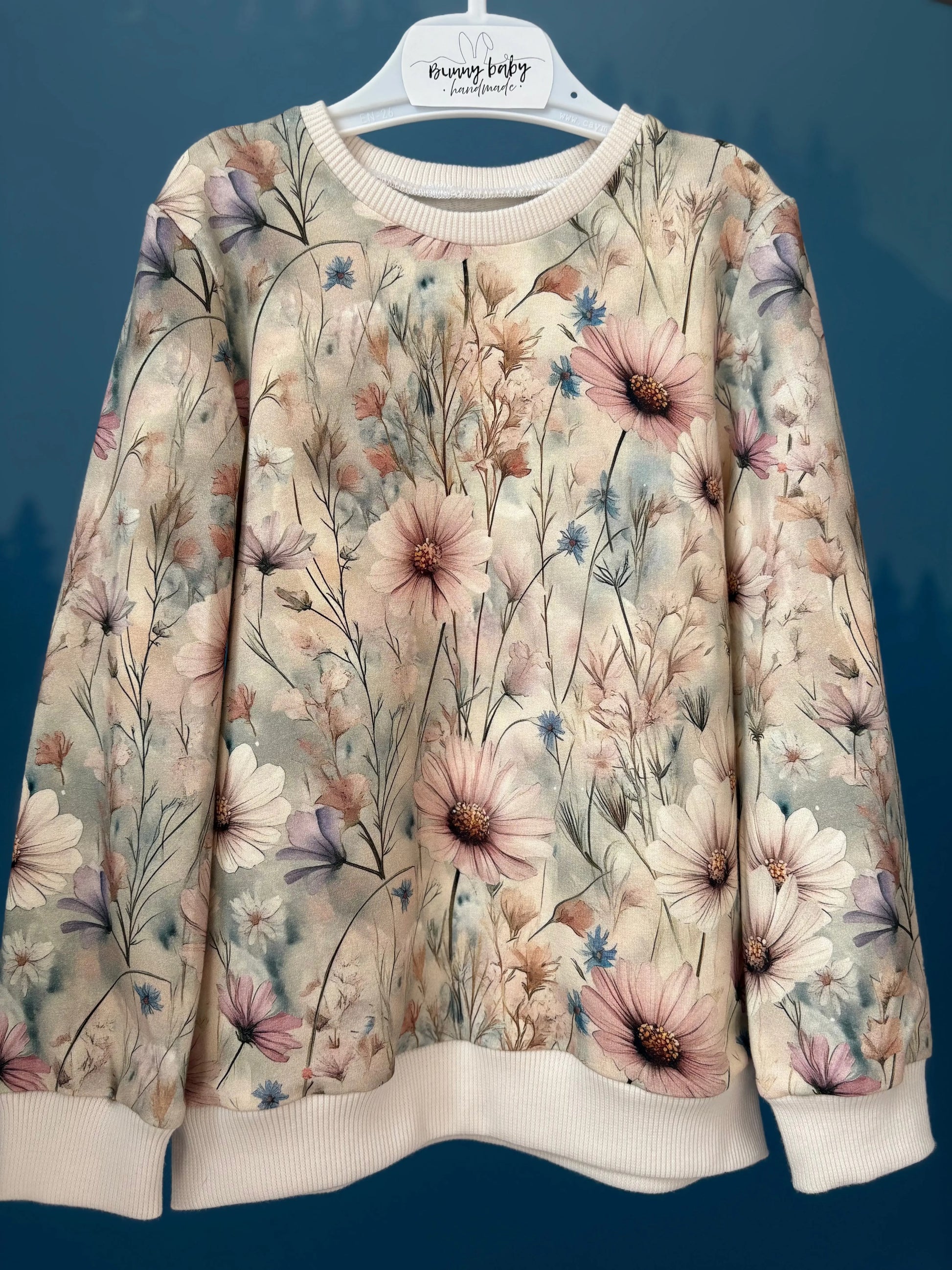 Bluza w kwiaty w odcieniach beżu z kremowym ściągaczem - Bunny Baby