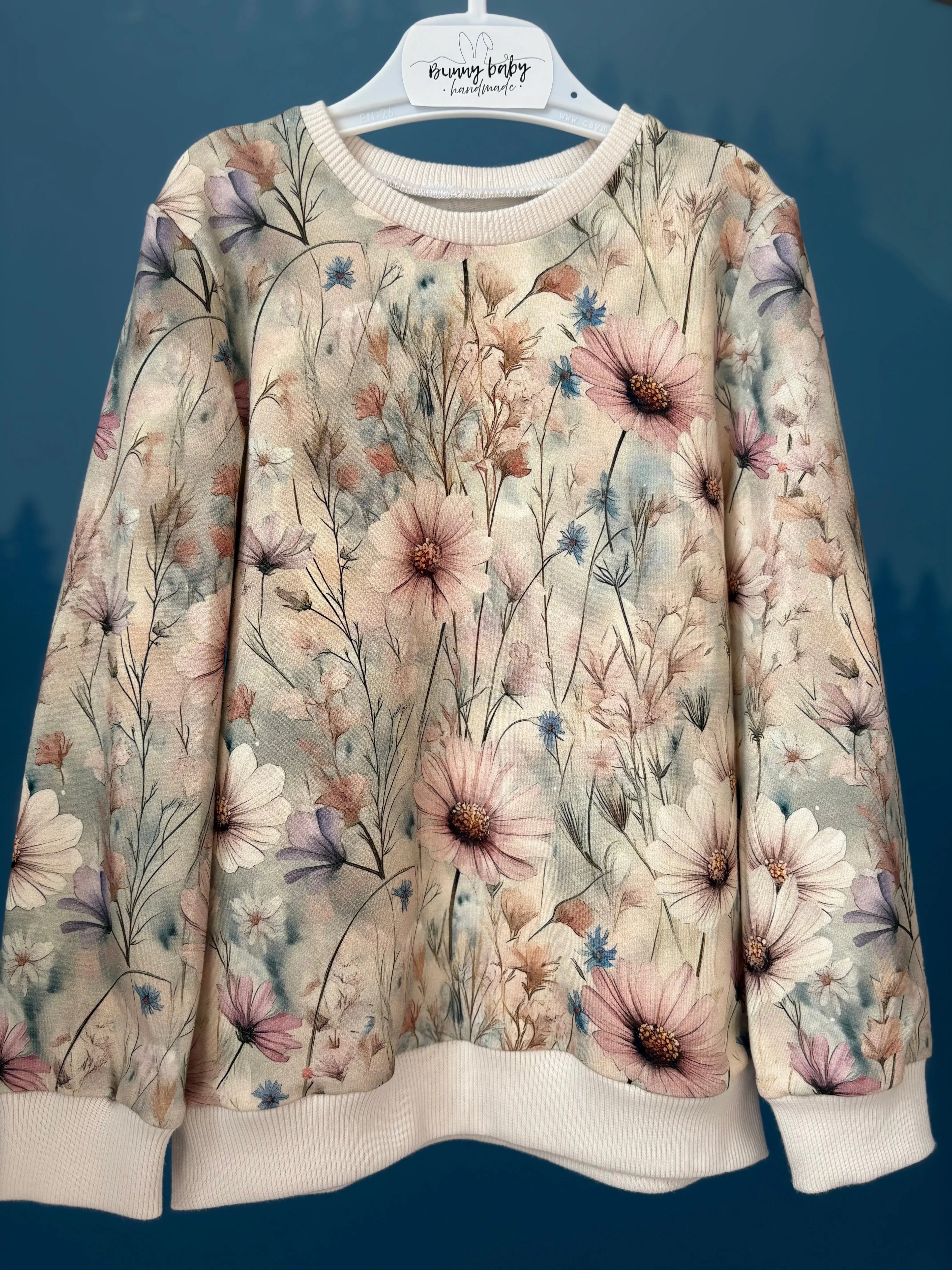 Bluza w kwiaty w odcieniach beżu z kremowym ściągaczem - Bunny Baby