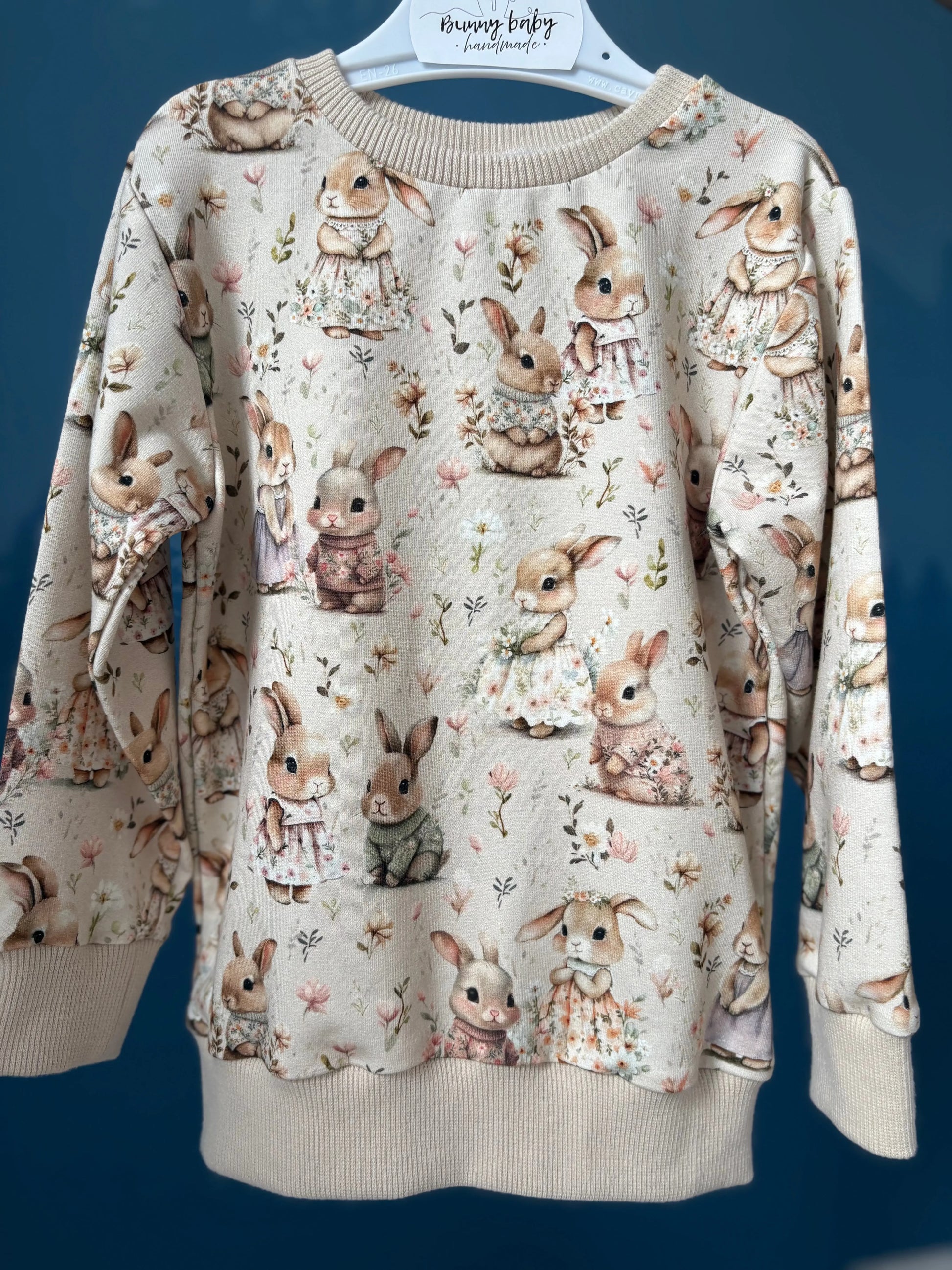 Bluza w króliczki w odcieniach beżu - Bunny Baby