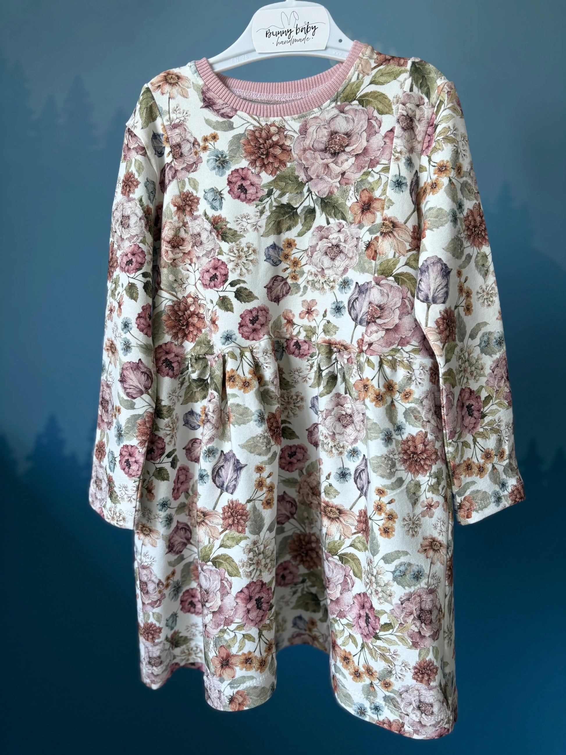 Sukienka na długi rękaw w delikatne kwiatuszki - Bunny Baby