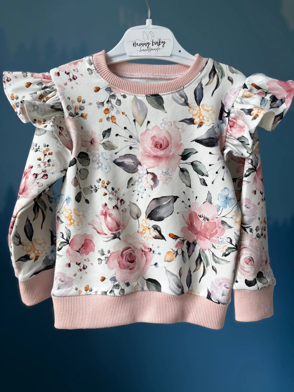 Bluza w delikatne różyczki z urokliwymi falbankami - Bunny Baby