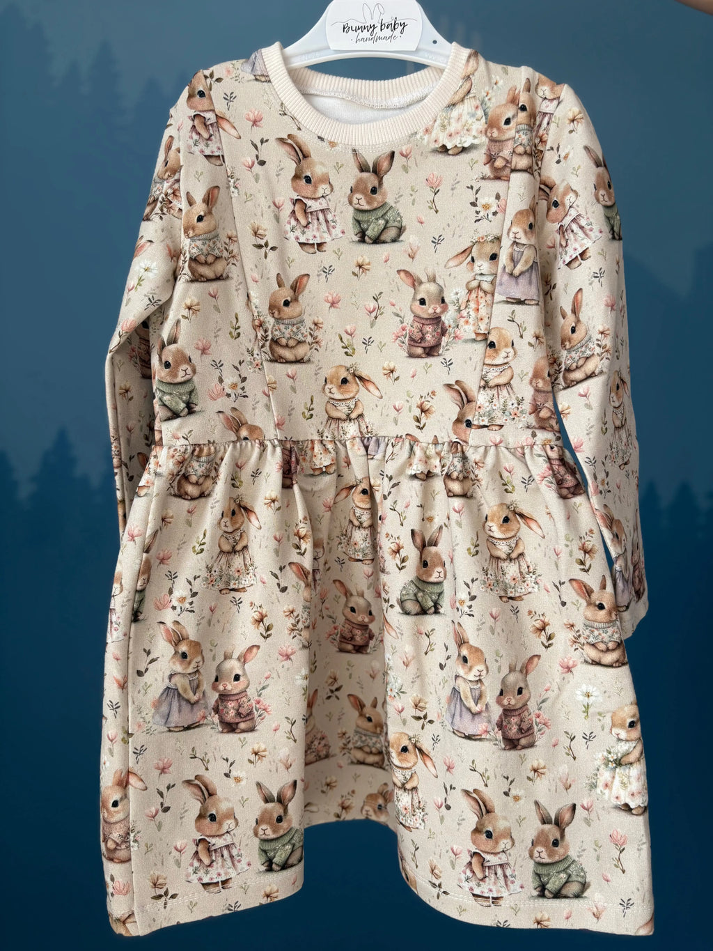 Sukienka w urocze króliczki w odcieniach beżu - Bunny Baby