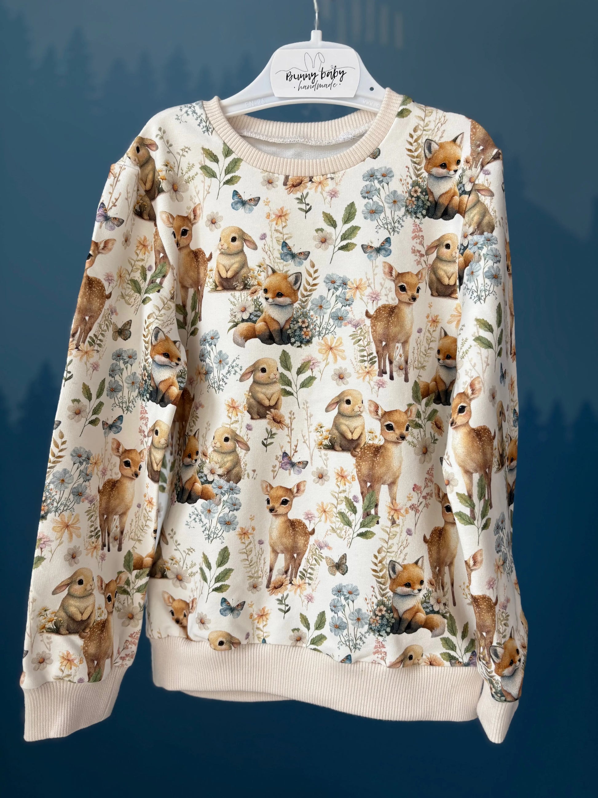 Bluza leśne zwierzątka na jasnym tle - Bunny Baby