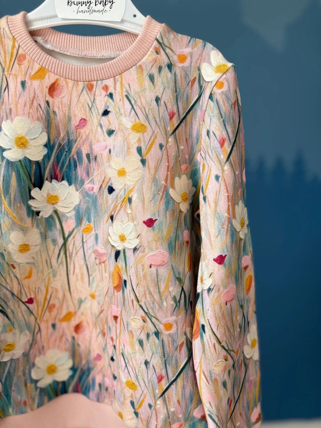 Bluza w kwiaty polne w odcieniach różu - Bunny Baby