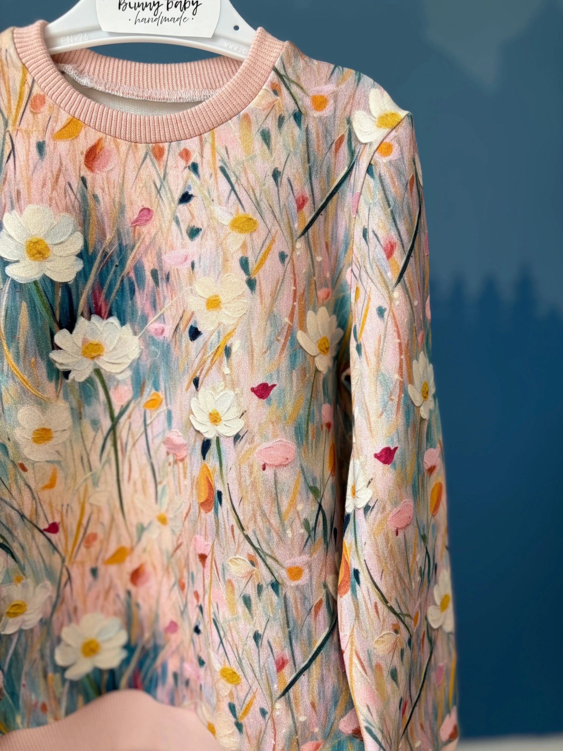 Bluza w kwiaty polne w odcieniach różu - Bunny Baby