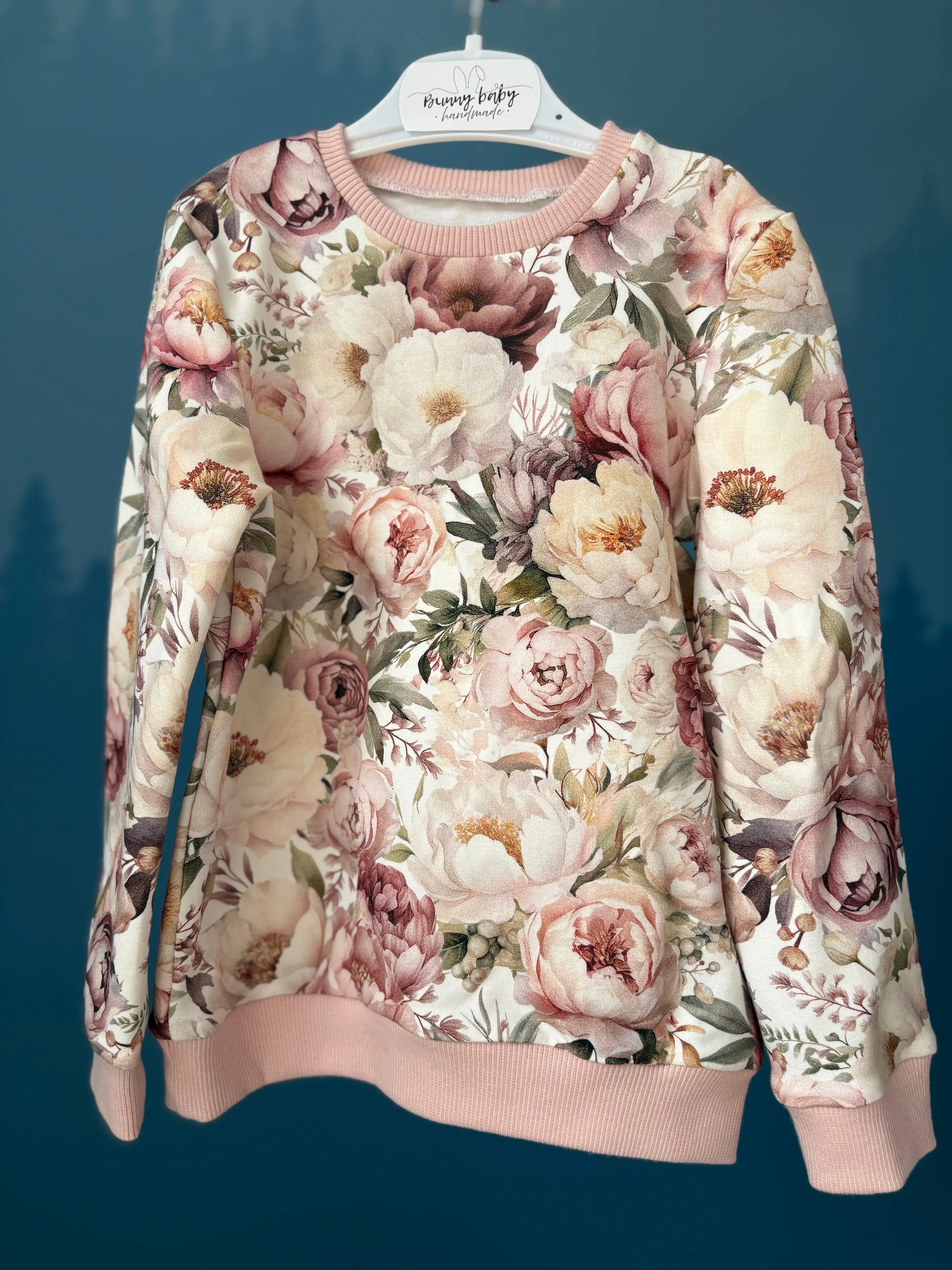 Bluza w piwonie z delikatnym różowym ściągaczem - Bunny Baby