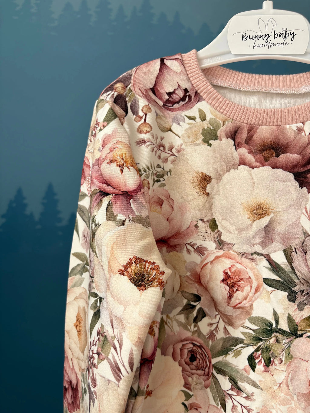 Bluza w piwonie z delikatnym różowym ściągaczem - Bunny Baby