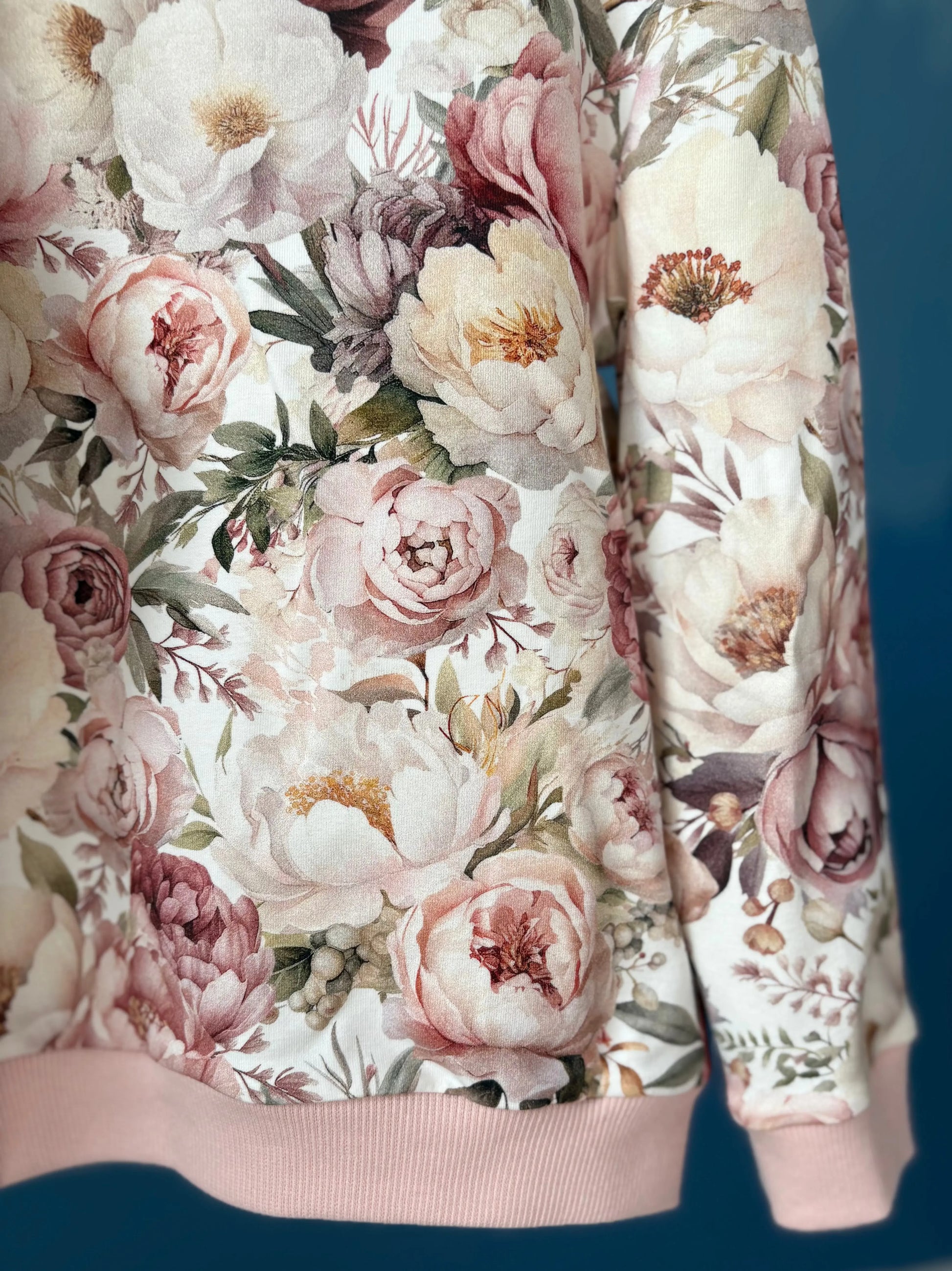 Bluza w piwonie z delikatnym różowym ściągaczem - Bunny Baby